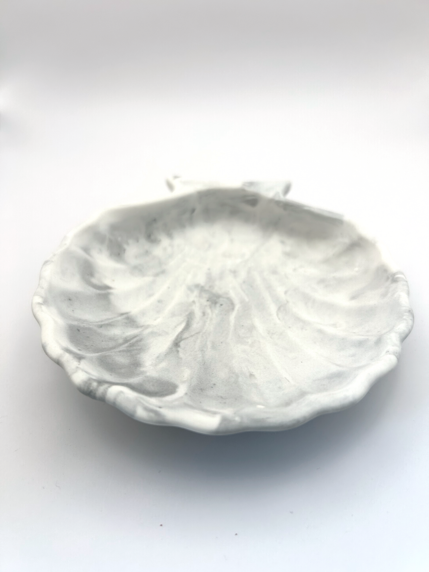 Plateau décoratif coquillage en Jesmonite 11cm x 11cm