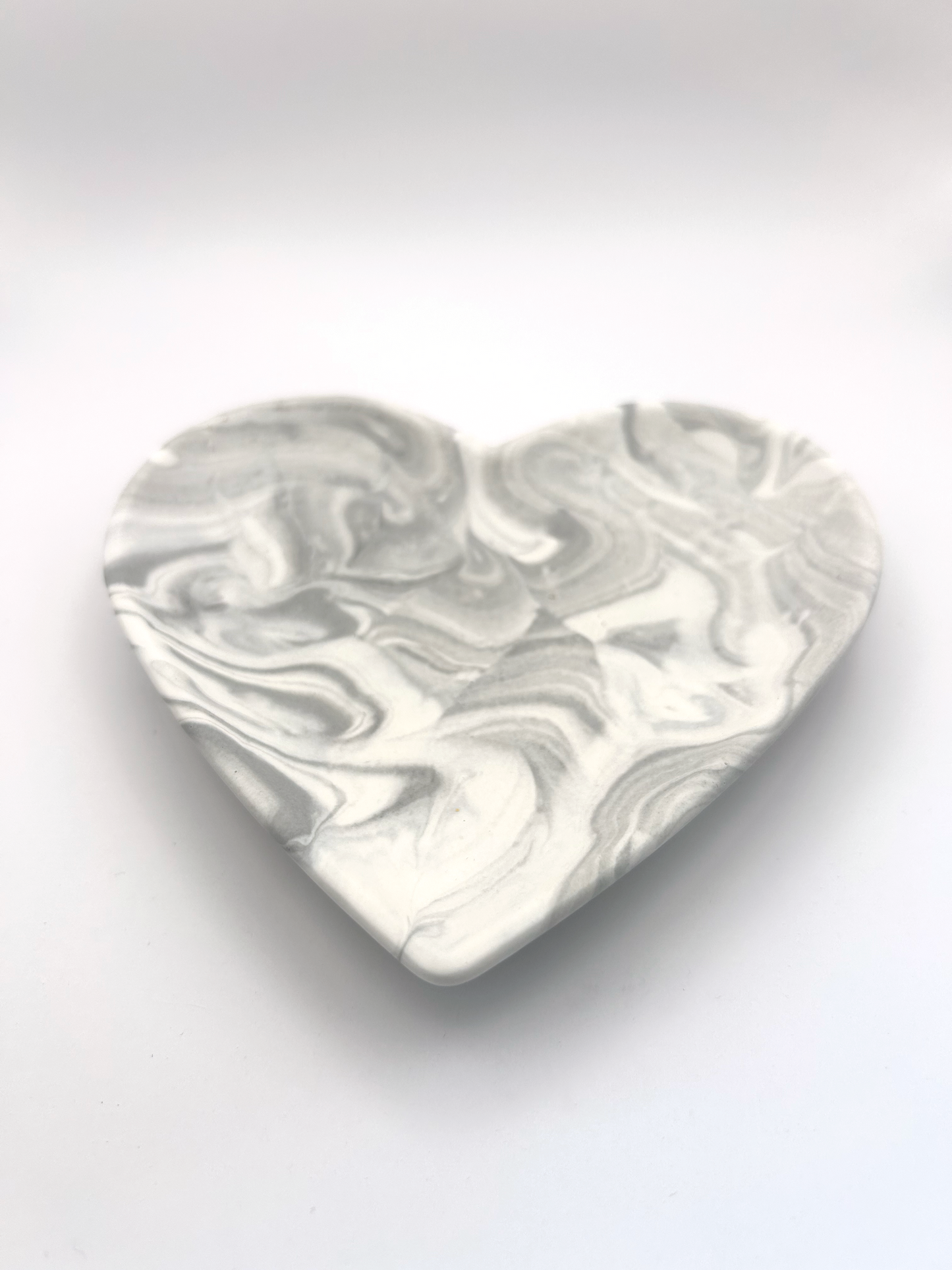 Plateau décoratif coeur en Jesmonite 12cm 12x cm