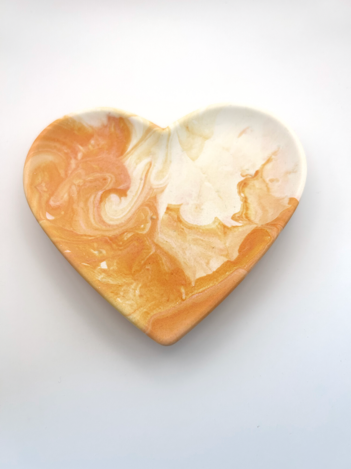 Plateau décoratif coeur en Jesmonite 12cm 12x cm