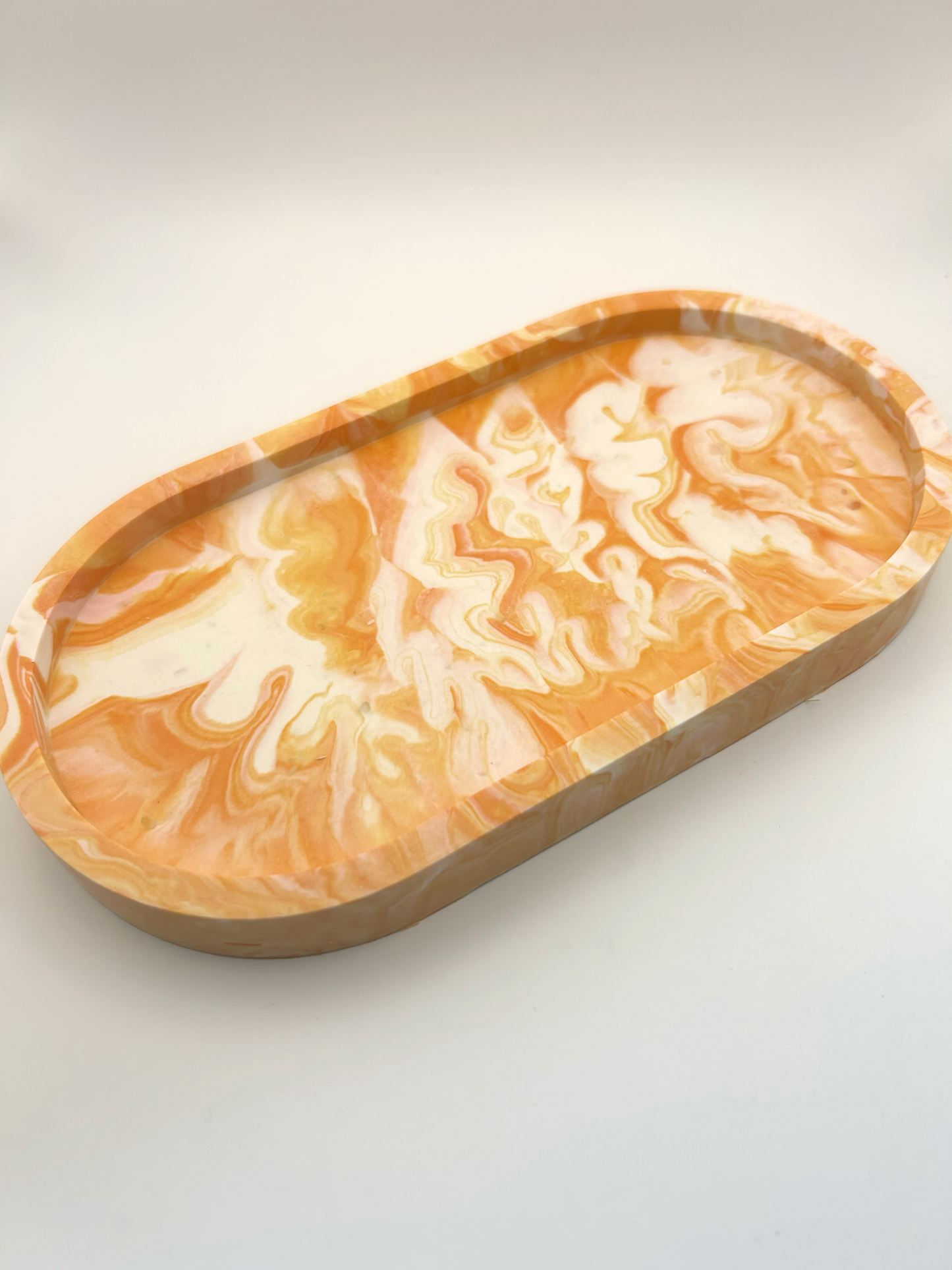 Plateau décoratif ovale en Jesmonite 19cm x 9,5cm